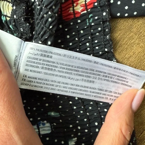 Abercrombie and Fitch  Women’s Black floral Boho  Crop Top size S Y2K - Picture 4 of 6